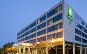 Holiday Inn Milton Keynes Central